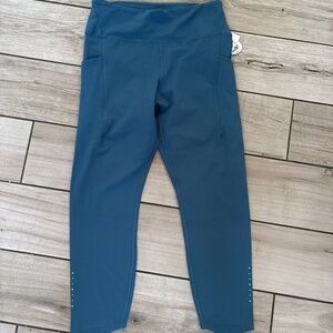 Apana cropYoga pants